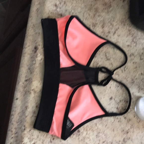 I’m selling a Victoria’s Secret pink bra - Picture 2 of 2